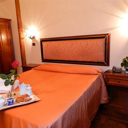 Domus Florentiae Hotel Firenze Bagian luar foto