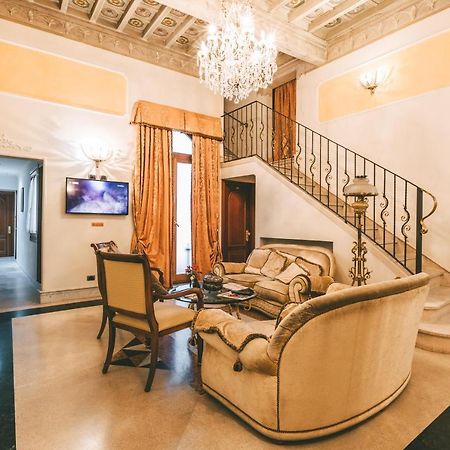 Domus Florentiae Hotel Firenze Bagian luar foto