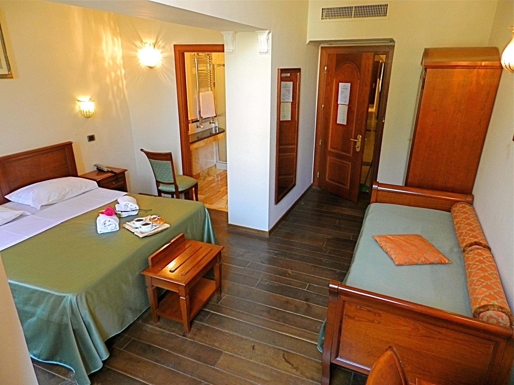 Domus Florentiae Hotel Firenze Bagian luar foto