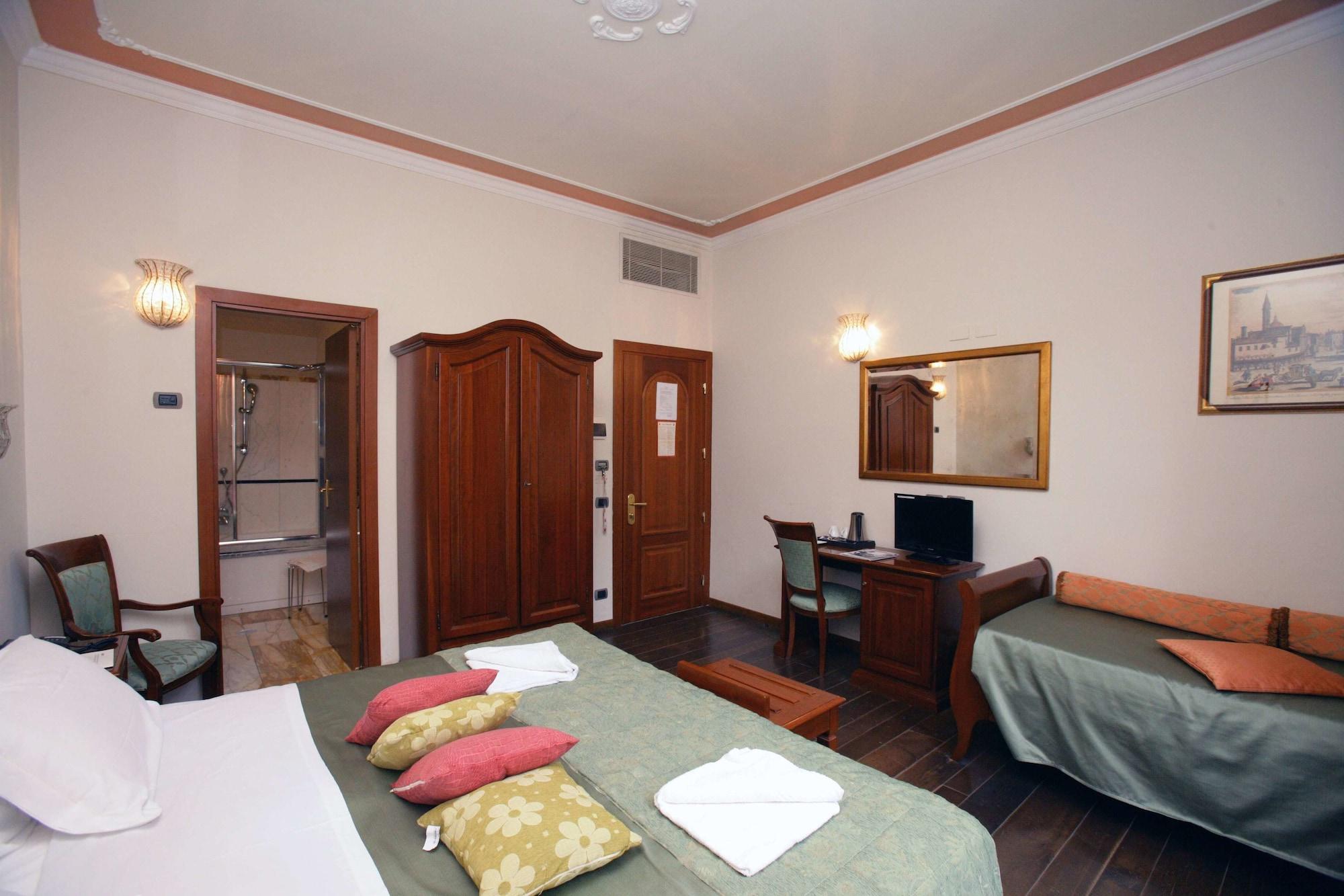 Domus Florentiae Hotel Firenze Bagian luar foto