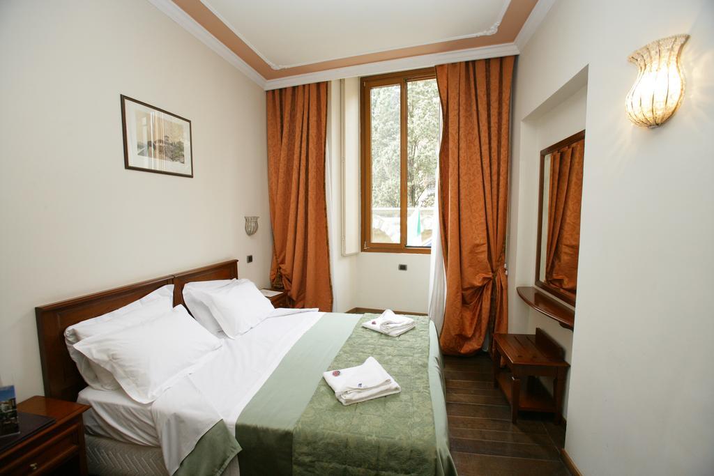 Domus Florentiae Hotel Firenze Bagian luar foto